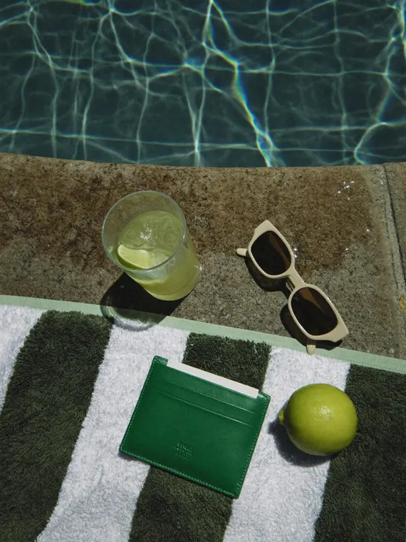 Bag and accessories product photography: card holder, poolside