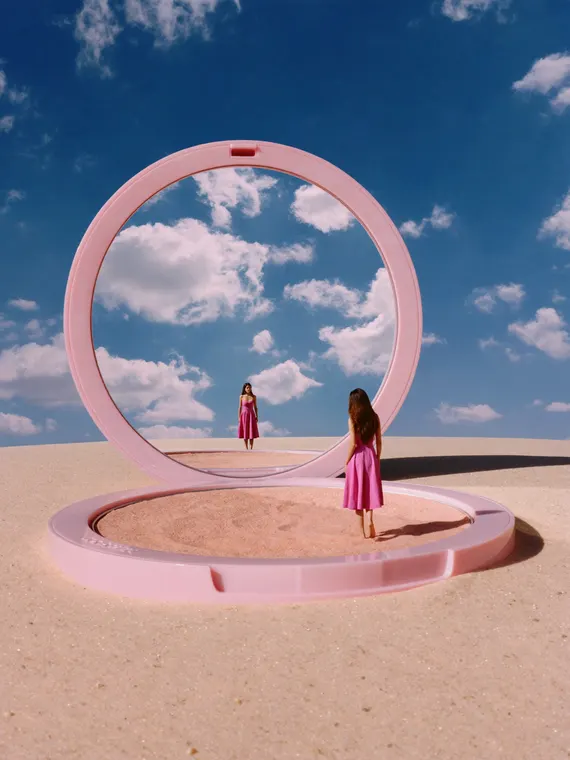 3D beauty ad: compact mirror, portal to the sky