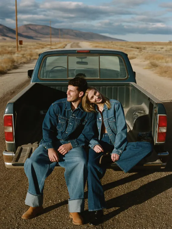 AI fashion model shoot: denim, double denim on the desert road