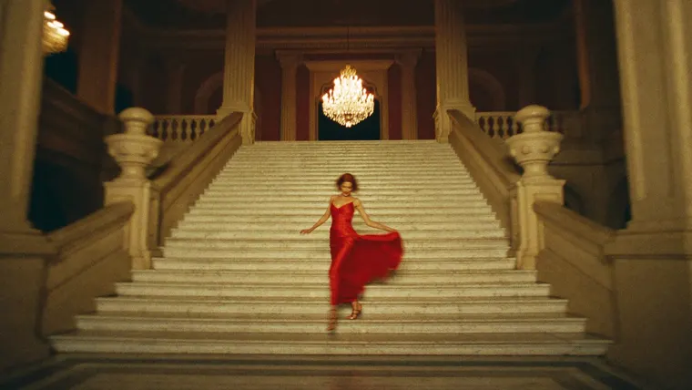 Shoe commercial Midnight Stairs, scene 1: running down the stairs