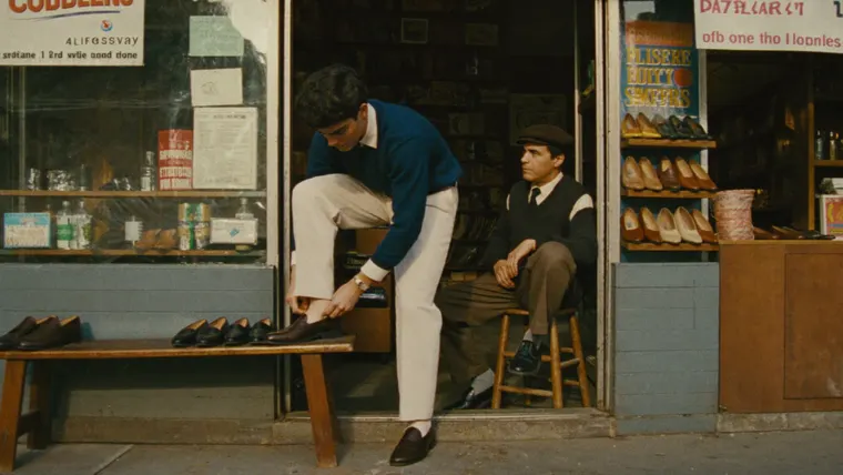 Shoe commercial The Cobbler, scene 4: trying them on