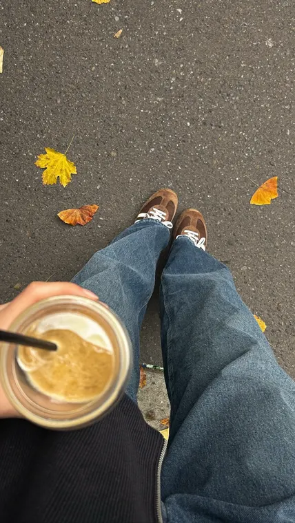 Sneaker AI UGC reel: sneakers, POV with the iced latte