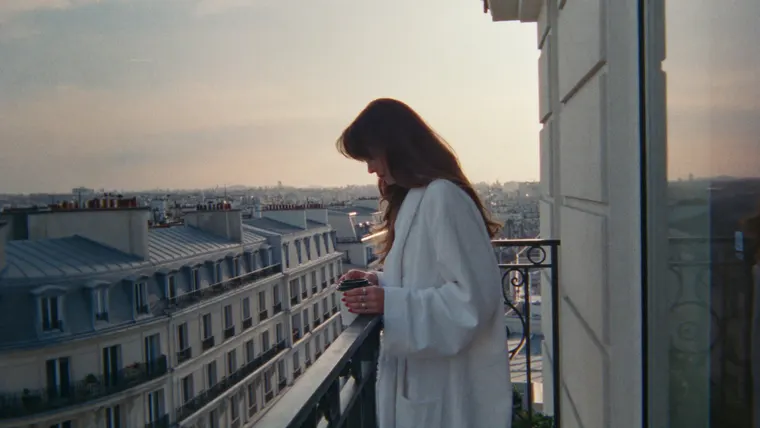 Jewellery ad film Solo Trip, scene 4: the balcony