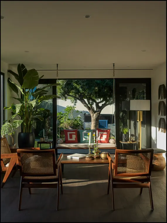Real estate photography: living room, modern home